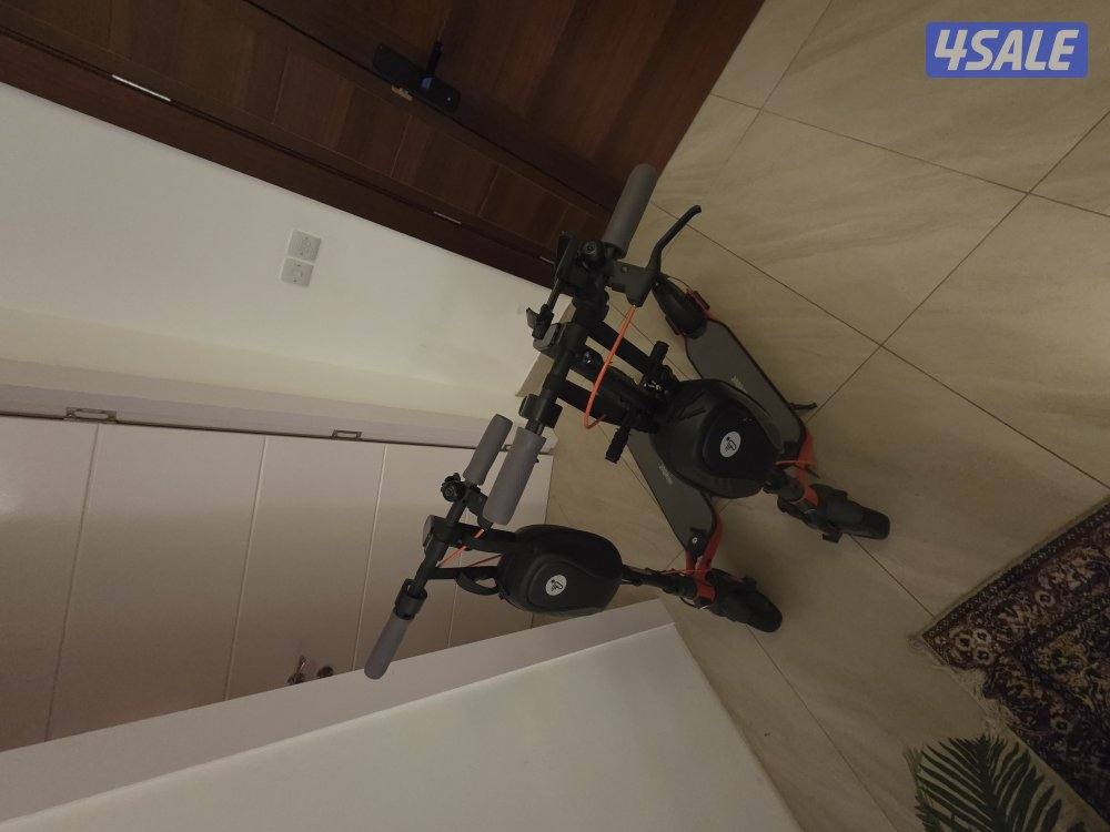 للبيع عدد ٢ سكوتر ناين بوت astore0