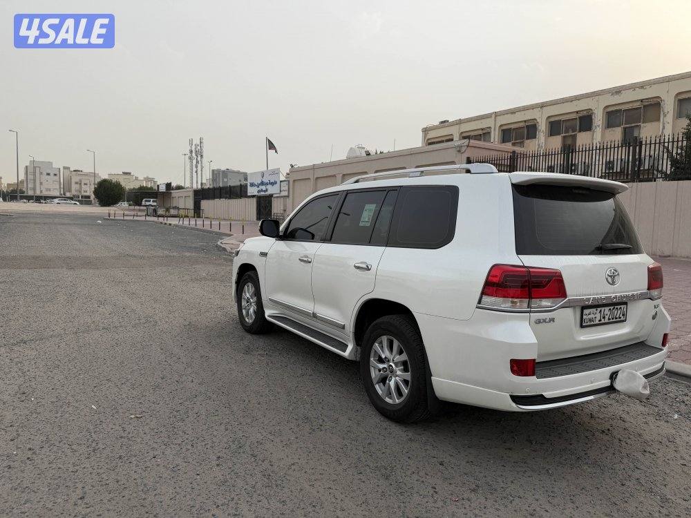 لاند كروز 2016 .2