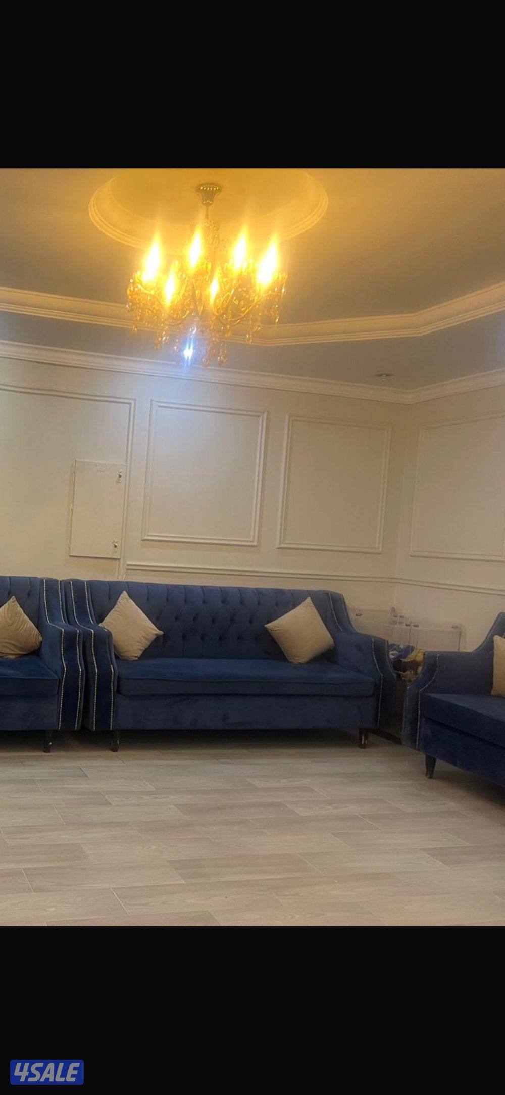 للبيع كنب او غنفه لون ازرق بحاله جيده مع الكوشيات1