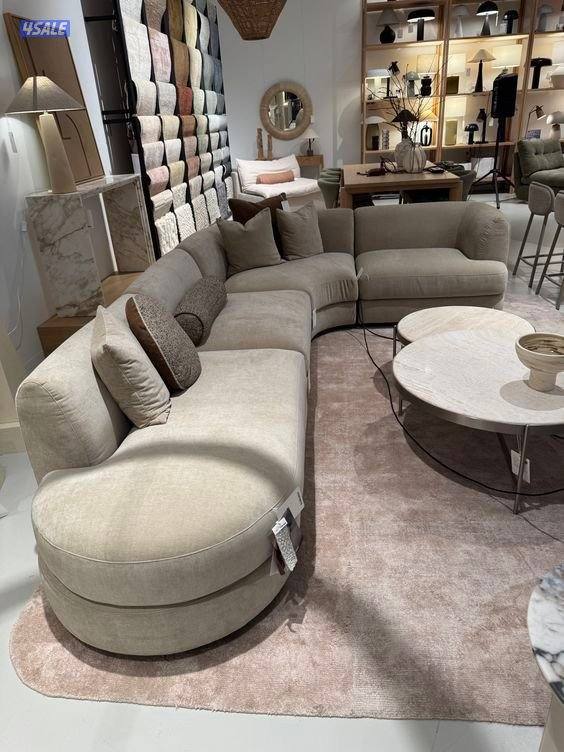 الضجيج مجمع غالرليا بوابة ٢او ٥ محل رقم ١٤ بجوار بوخمسين للسجاد1