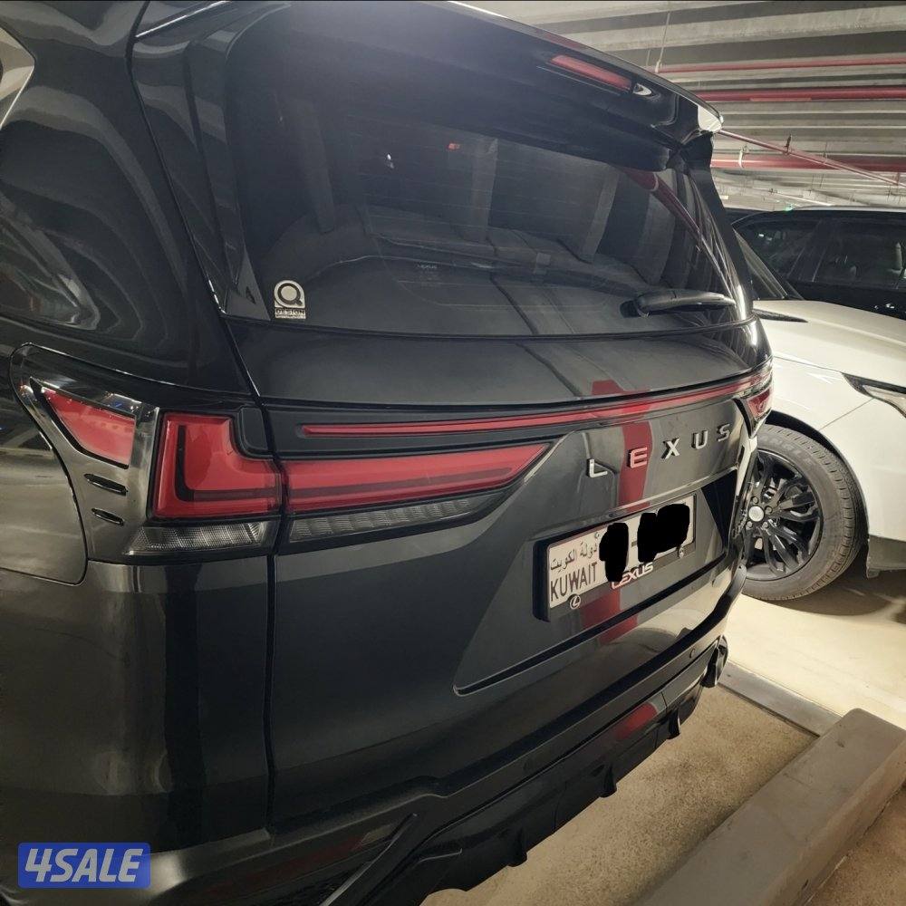 LX 600 F.SPORT Black3