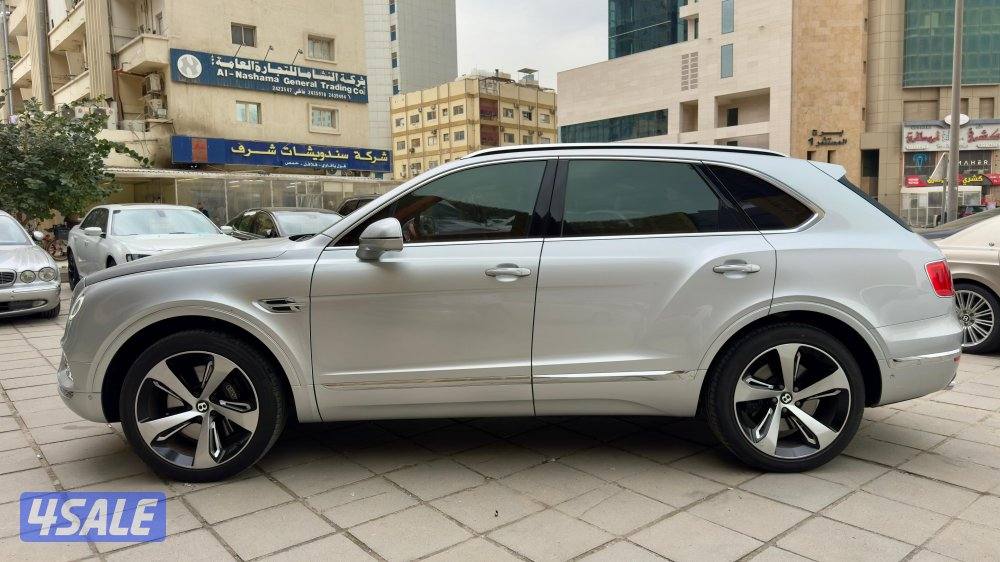 بنتلي بنتايجا V,12/ موديل 2017/ عداد 96 ألف/ فل أبشن2