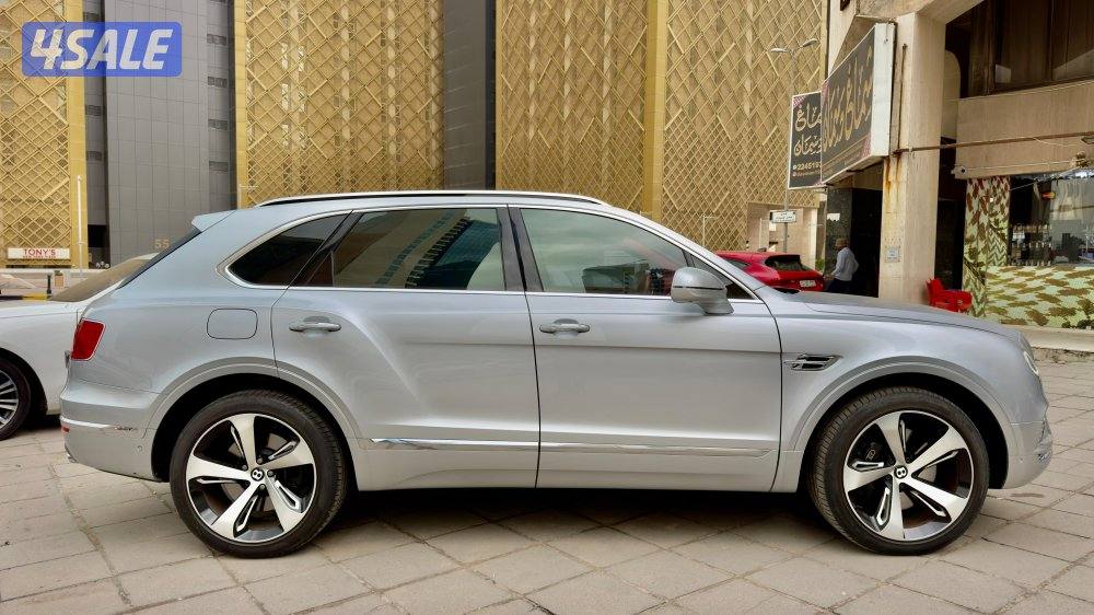 بنتلي بنتايجا V,12/ موديل 2017/ عداد 96 ألف/ فل أبشن3