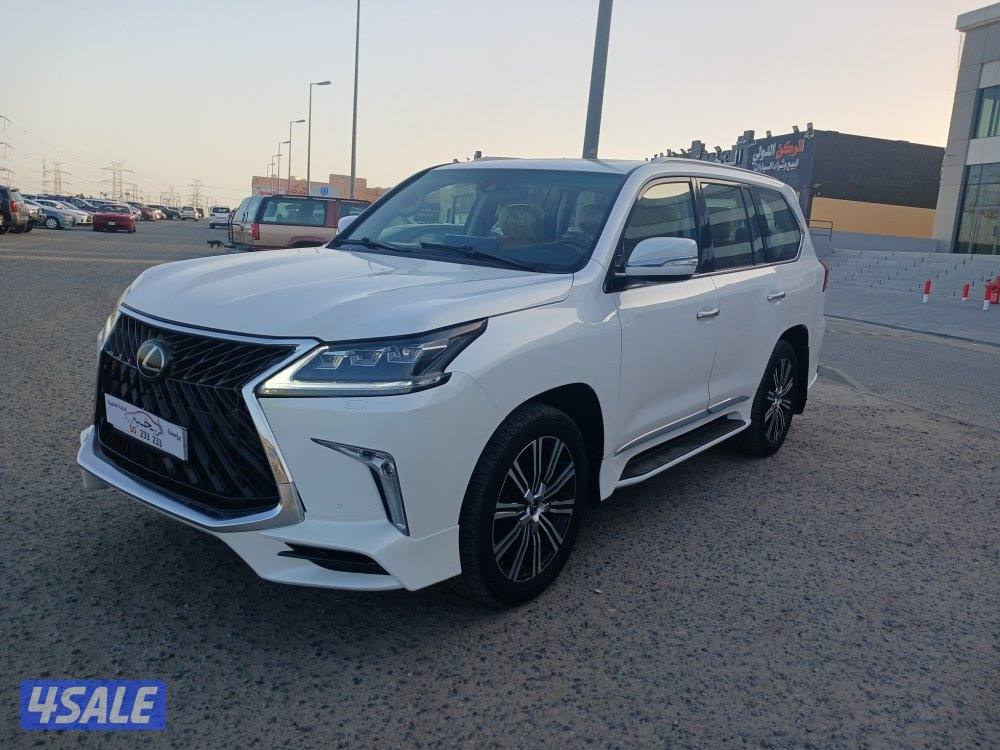 جيب لكزس LX570 موديل 2017 الدرجة الاولي1