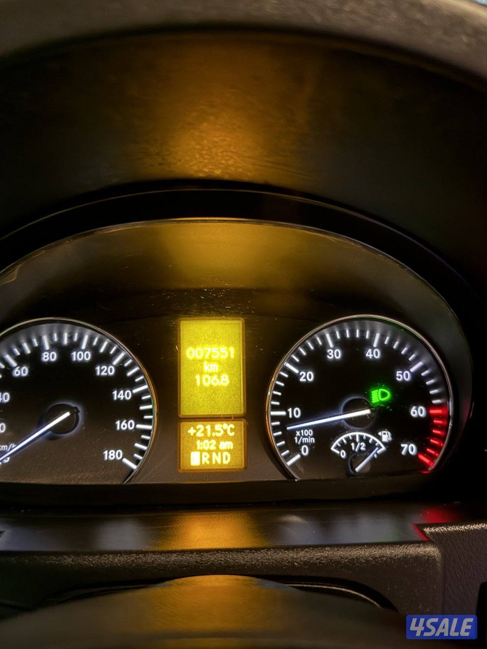 للبيع باص مرسيدس 2017 بحالة الوكالة2