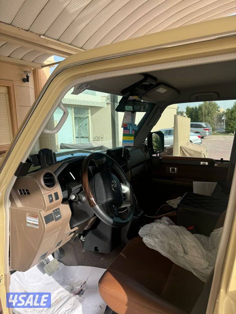 للبيع سارة جيب لاند كروزر ممشي 200003