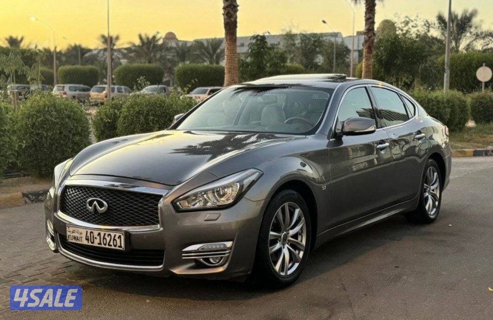 موجوده بالظهر السياره0