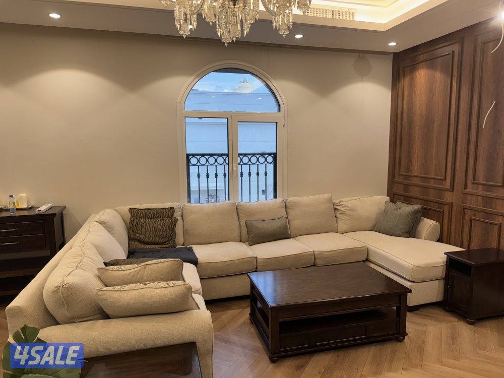 قنفة كبيرة من Ashley2