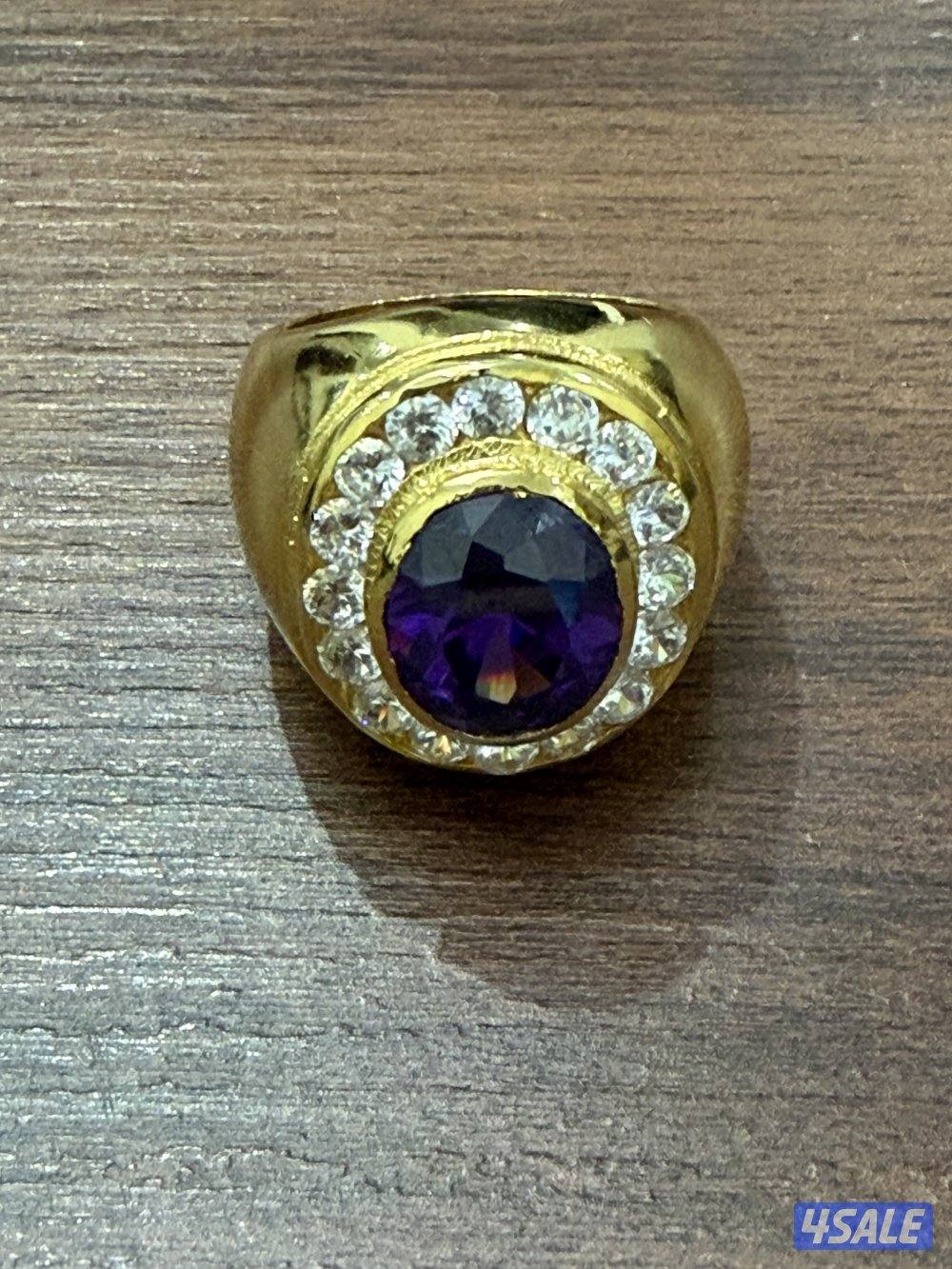 للبيع عدد 50 خاتم لون ذهبي وزنه 17 غرام مع حجر باللوان8