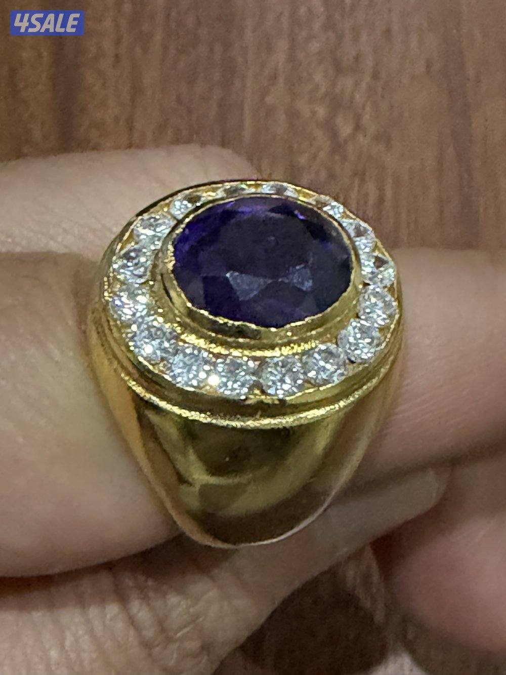 للبيع عدد 50 خاتم لون ذهبي وزنه 17 غرام مع حجر باللوان12