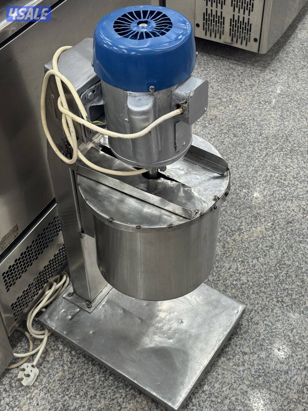 نبيع ونشتري جميع معدات المطآعم والمطابخ والفنادق وغيرها بافضل الاسعار0