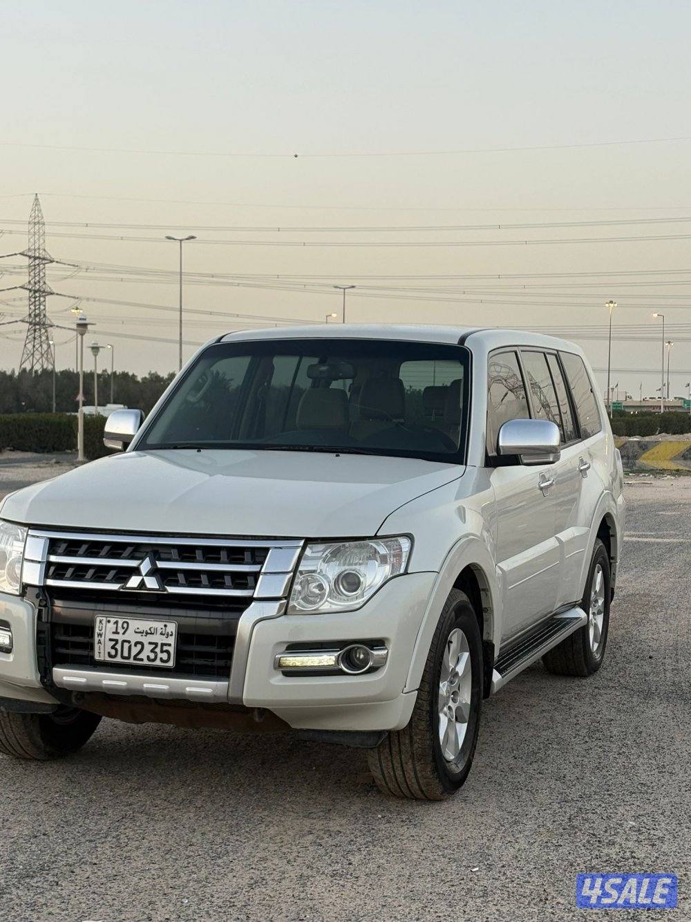 للبيع باجيرو موديل 2020 مكينه الصغيره0