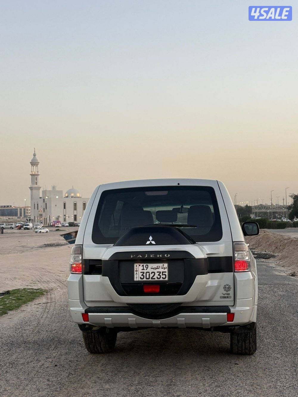 للبيع باجيرو موديل 2020 مكينه الصغيره4