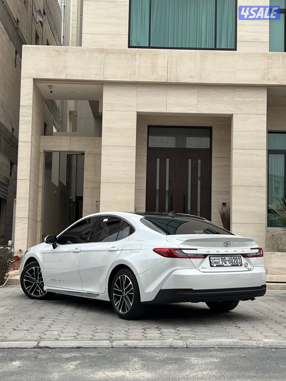 للبيع تويوتا كامري موديل 20257