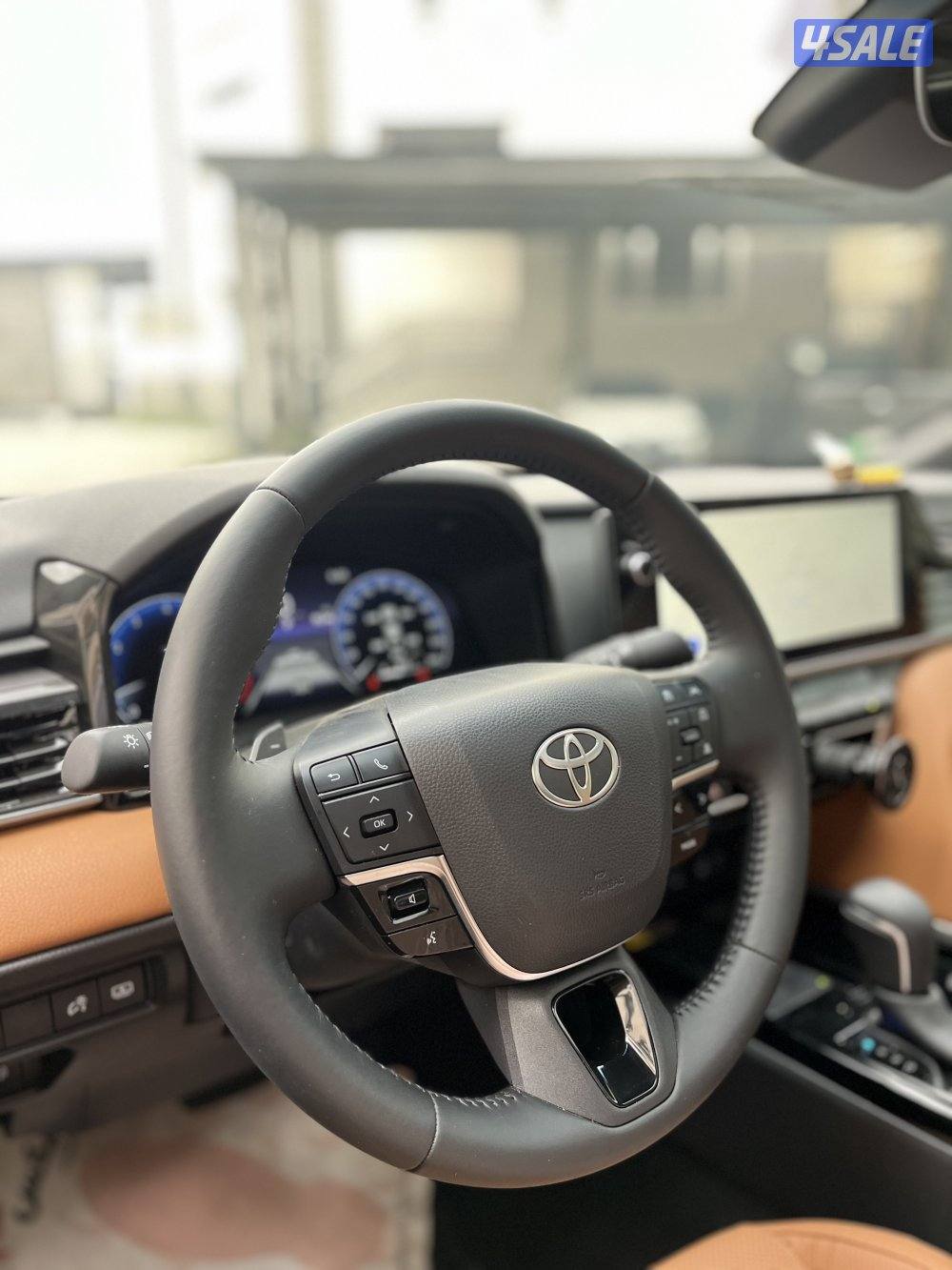 للبيع تويوتا كامري موديل 202510