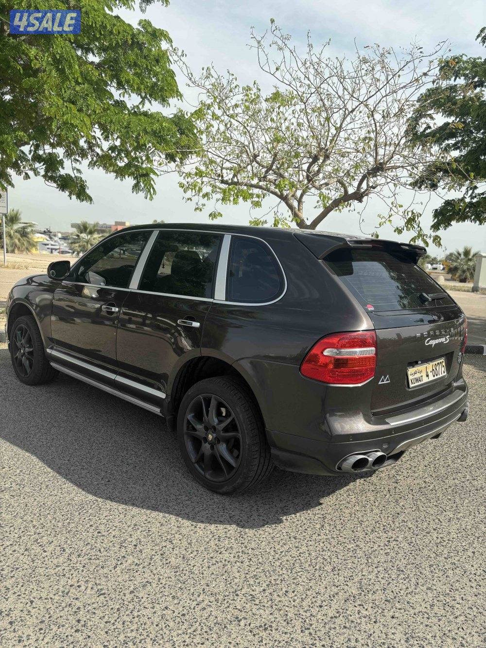 Porsche cayenne S 8 cylinder0
