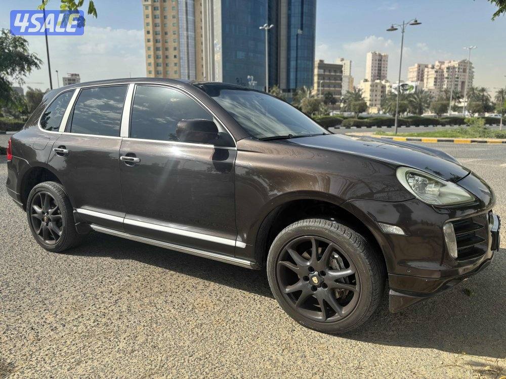 Porsche cayenne S 8 cylinder3