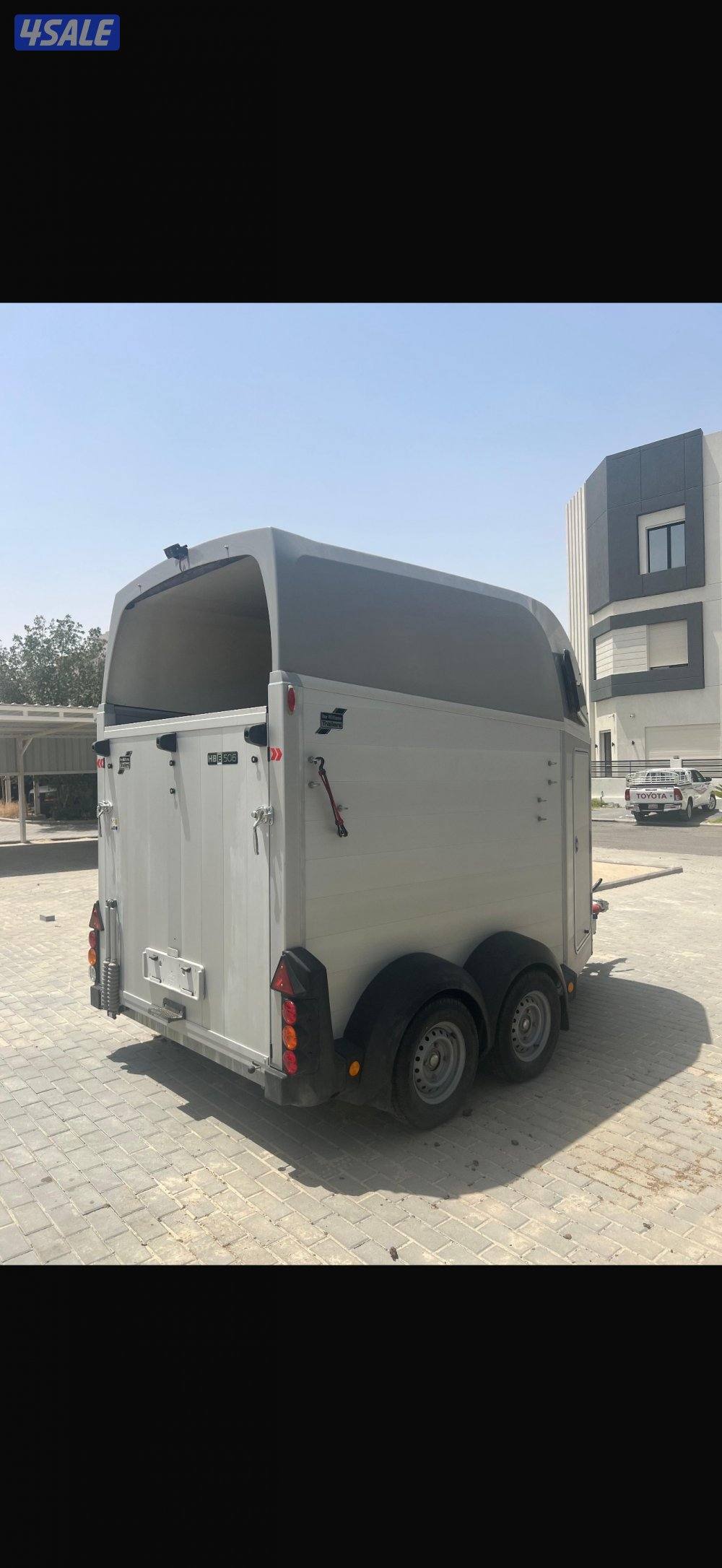 للبيع عربانة ايفورويليام HB506 تصلح لجميع أنواع الخيل1