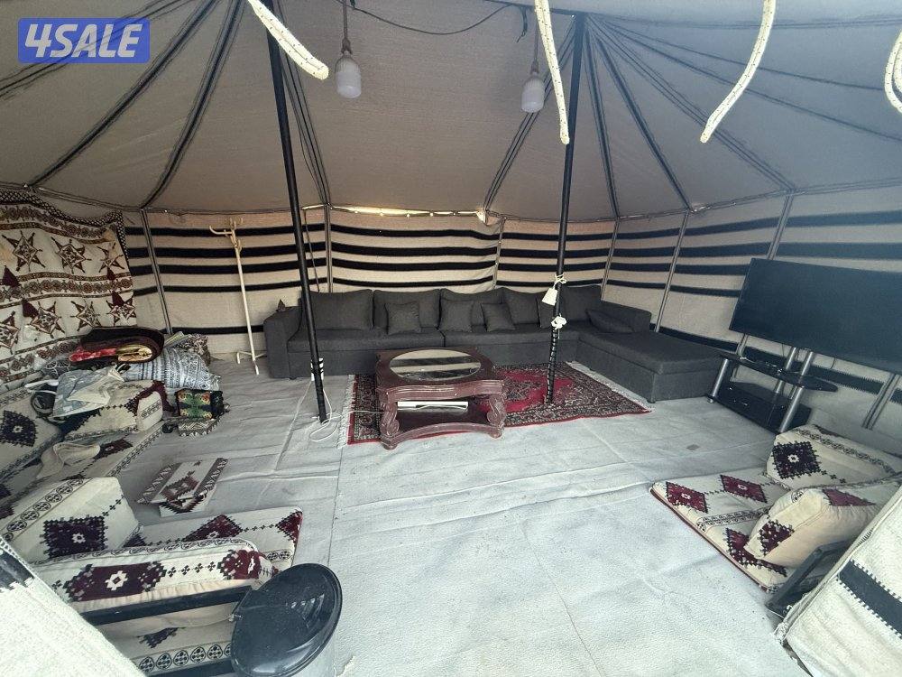 مخيم مكانه هادي ومرتب مقابل ستاربكس جبد2