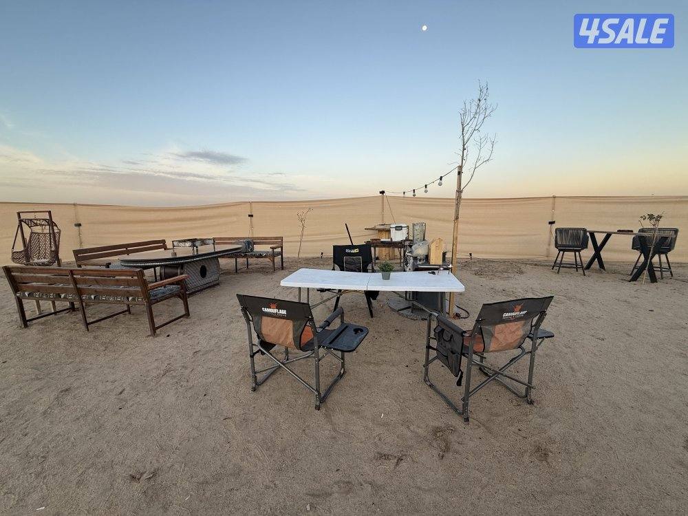 مخيم مكانه هادي ومرتب مقابل ستاربكس جبد7