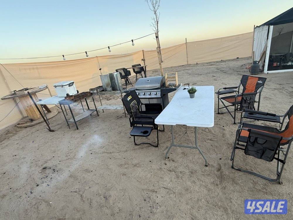 مخيم مكانه هادي ومرتب مقابل ستاربكس جبد15