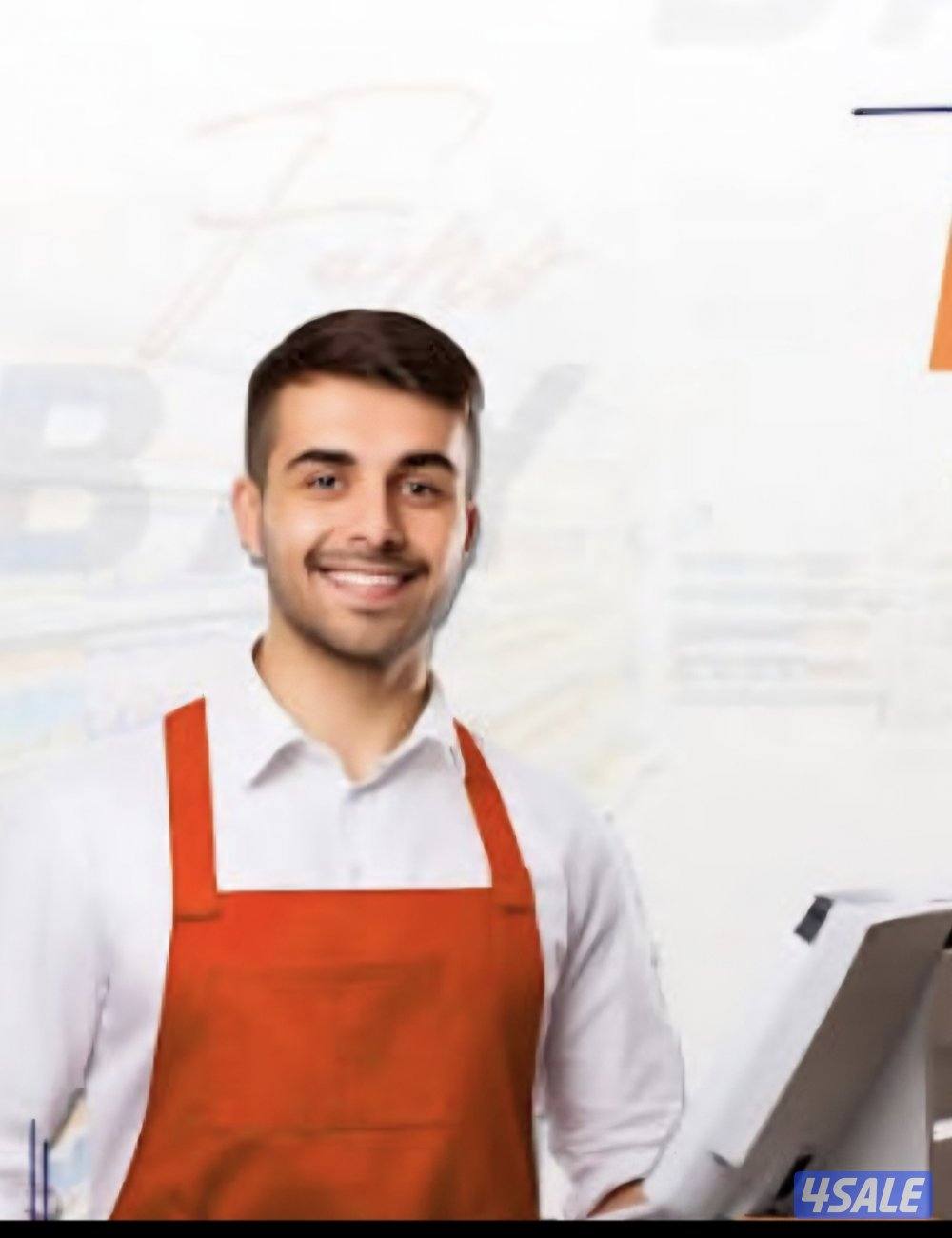 مطلوب موظف يمني لتقديم الاطعمه والمشروبات يمني الجنسيه0