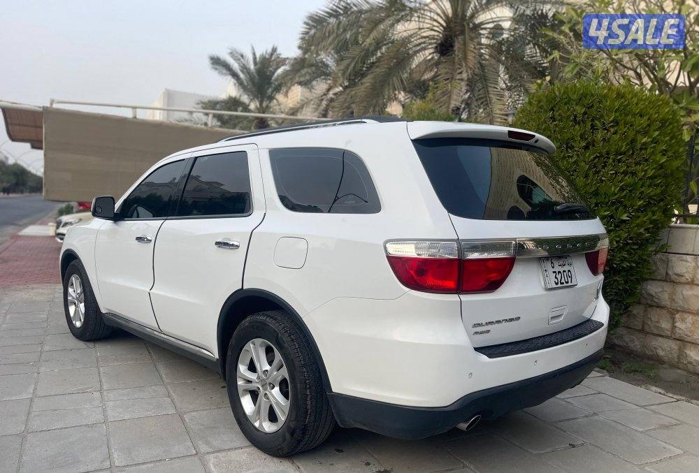 Dodge durango full option 201310
