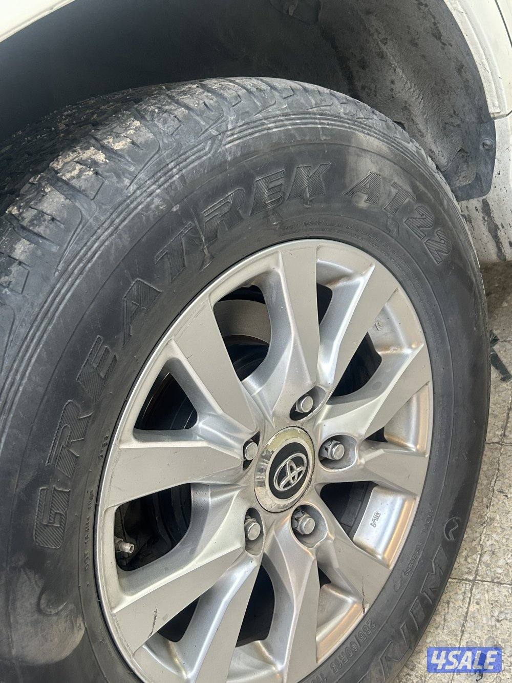 للبيع فقط رنقات لاند ٢٠١٨ اصليات من الوكاله عندي شرط لاقار ولا مخرطه0