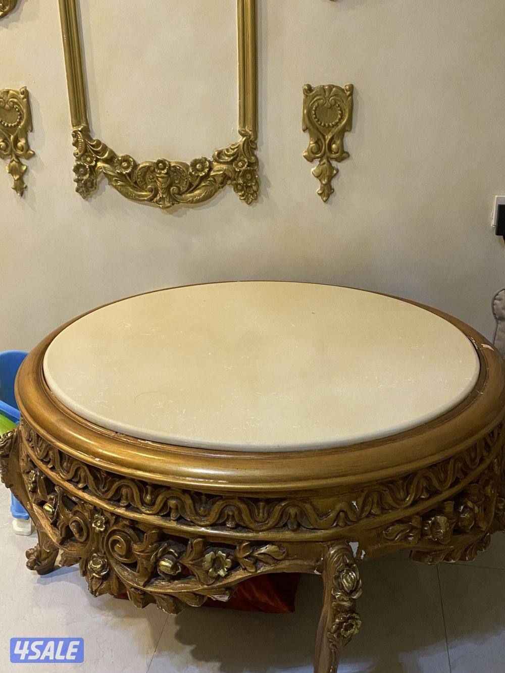 طاولة فخمة للبيع والاستلام من المنزل2