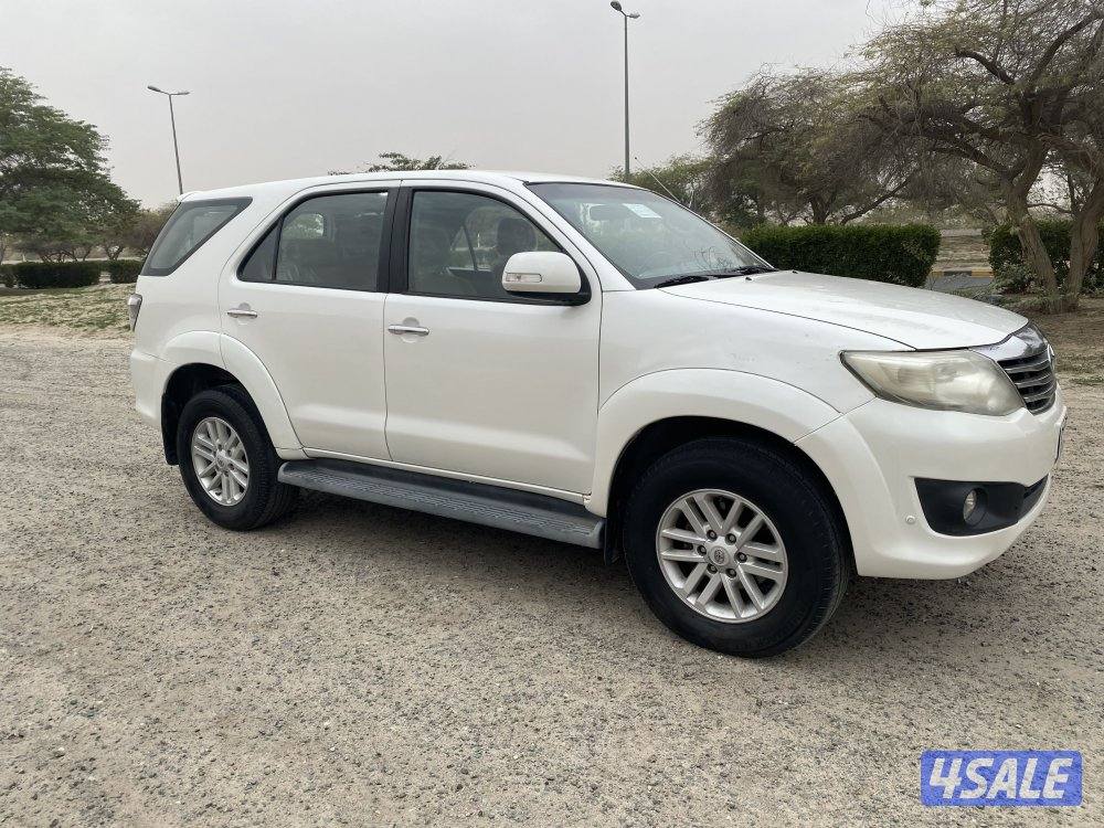 للبيع.  تويوتا.  فورتنر. موديل 2014. الساير. بالحالة فوق ممتازه0