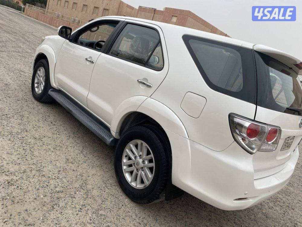 للبيع.  تويوتا.  فورتنر. موديل 2014. الساير. بالحالة فوق ممتازه7