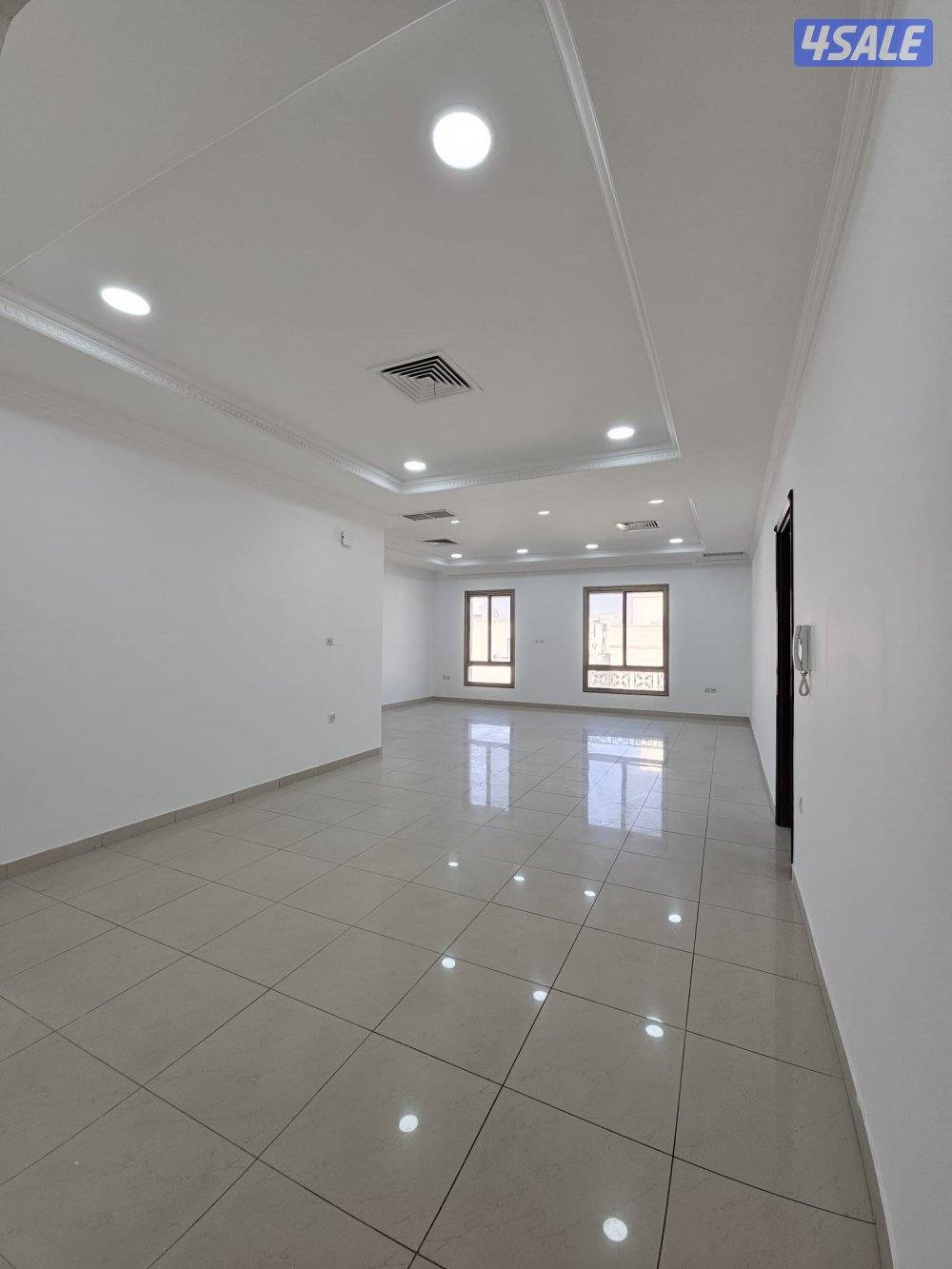 للايجار شقة روعة مساحه كبيرة بالنزهة ق٢0