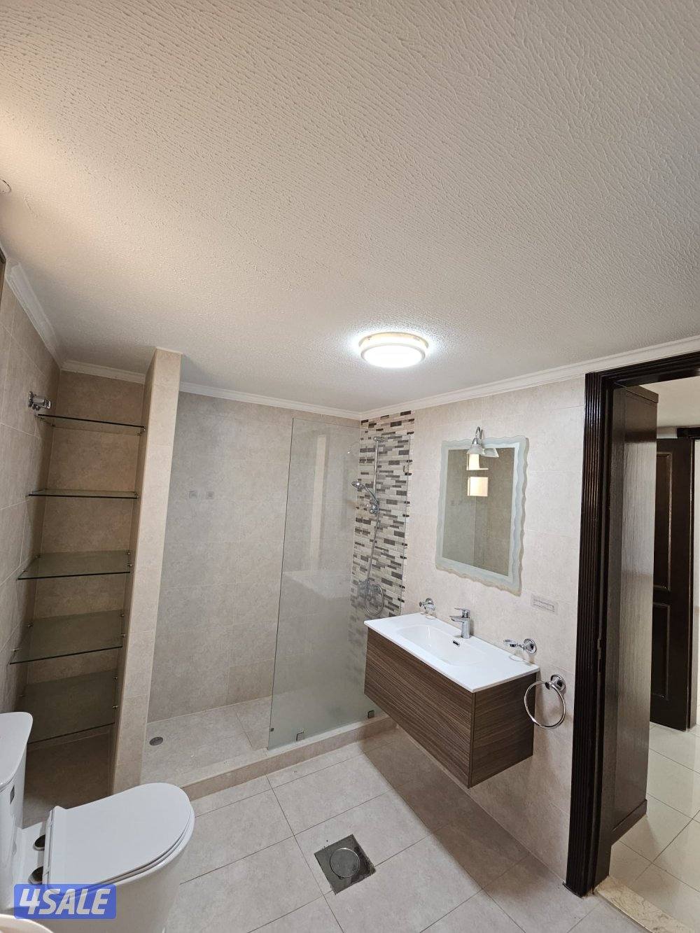 للايجار شقة روعة مساحه كبيرة بالنزهة ق٢7