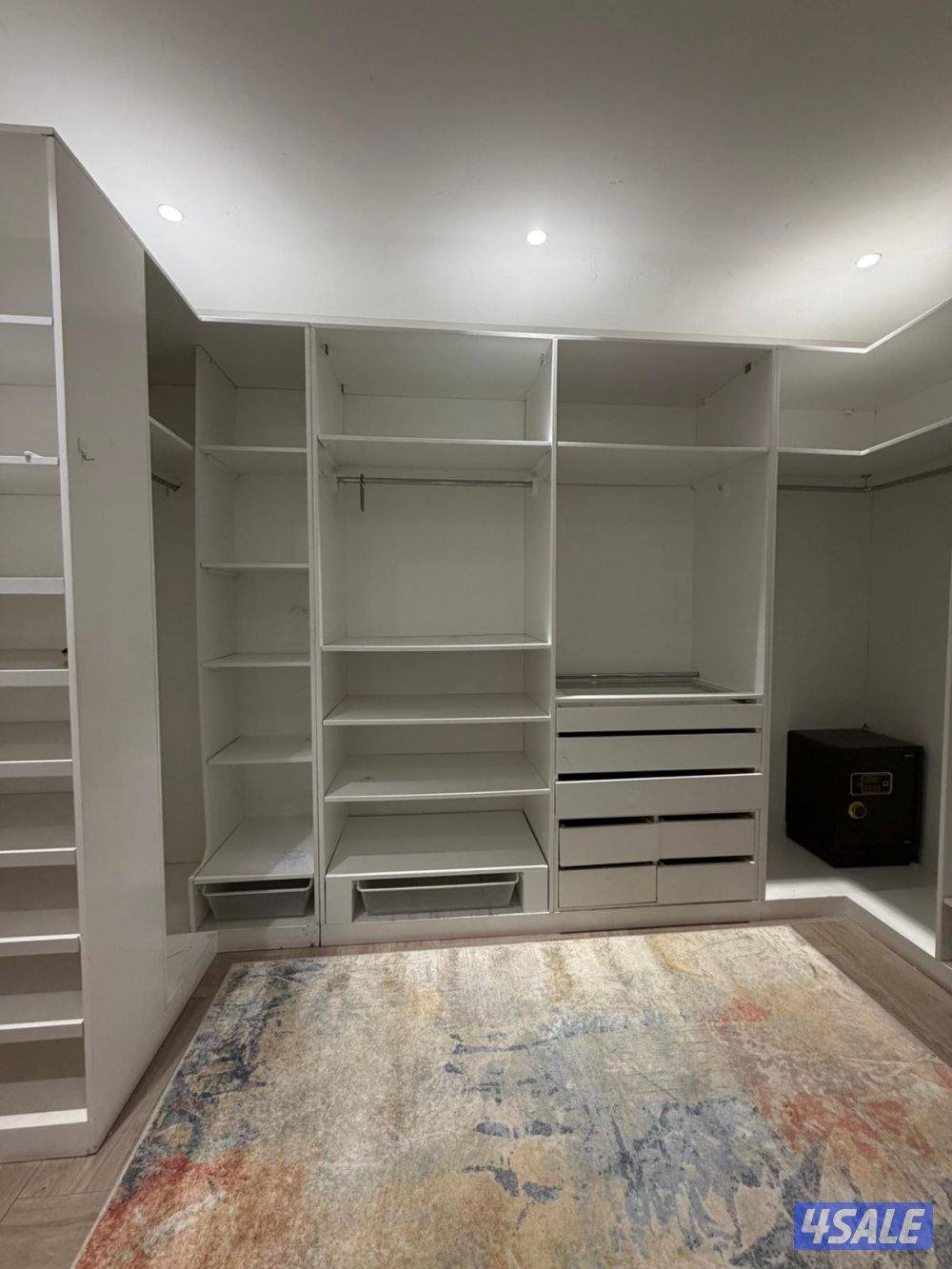 للبيع كبت ملابس3