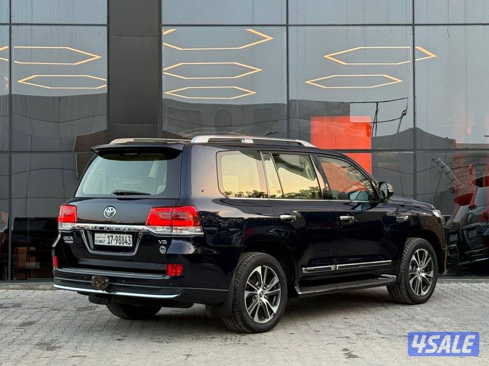 LAND CRUISER GRAND TOURING GXR V8 _2020 صبغ الوكالة3
