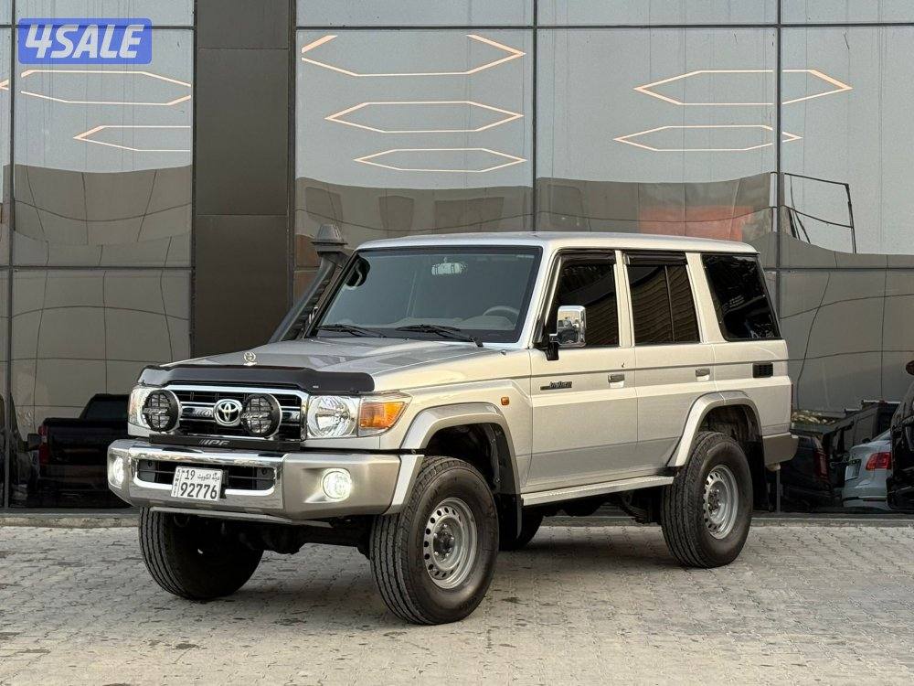 LAND CRUISER LX 4WD V6 _2021 صبغ الوكالة1