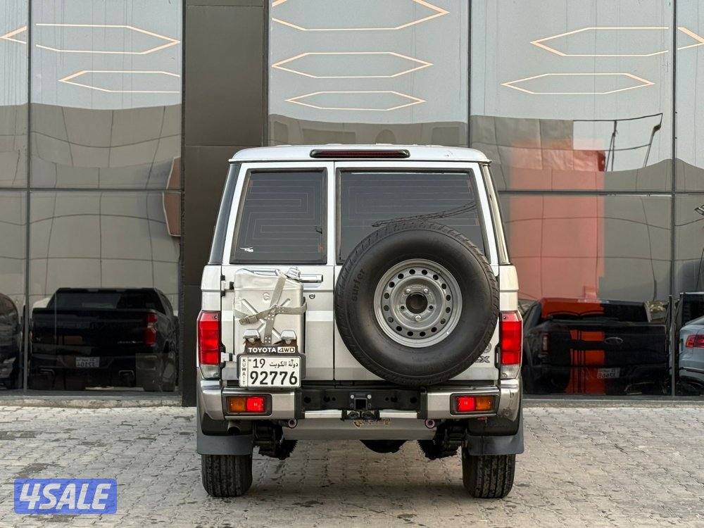 LAND CRUISER LX 4WD V6 _2021 صبغ الوكالة9