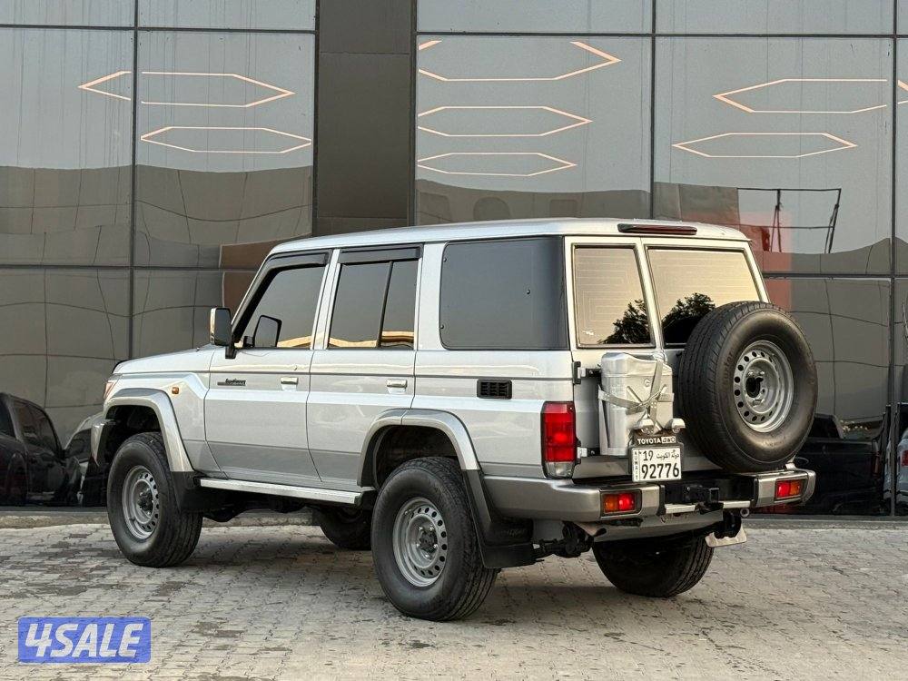 LAND CRUISER LX 4WD V6 _2021 صبغ الوكالة10