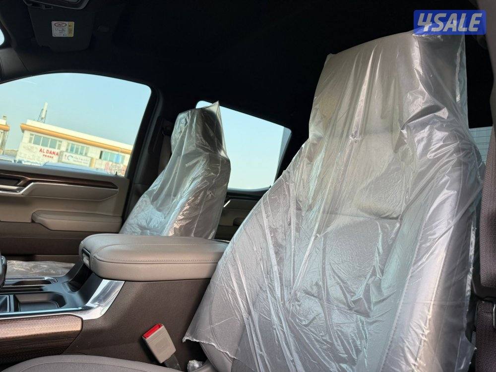 SILVERADO RST 4*4 _2024 عداد 7 الاف فقط8