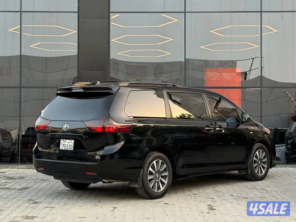 TOYOTA SIENNA XLE _2020 عداد 25 الف فقط4