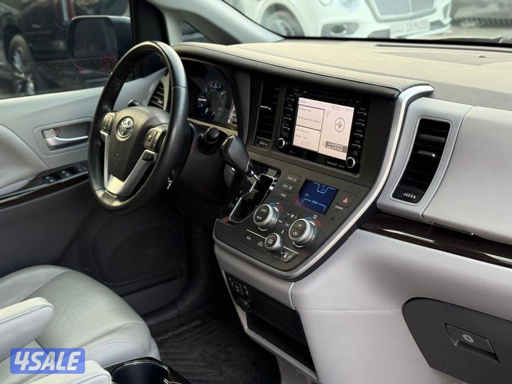 TOYOTA SIENNA XLE _2020 عداد 25 الف فقط7