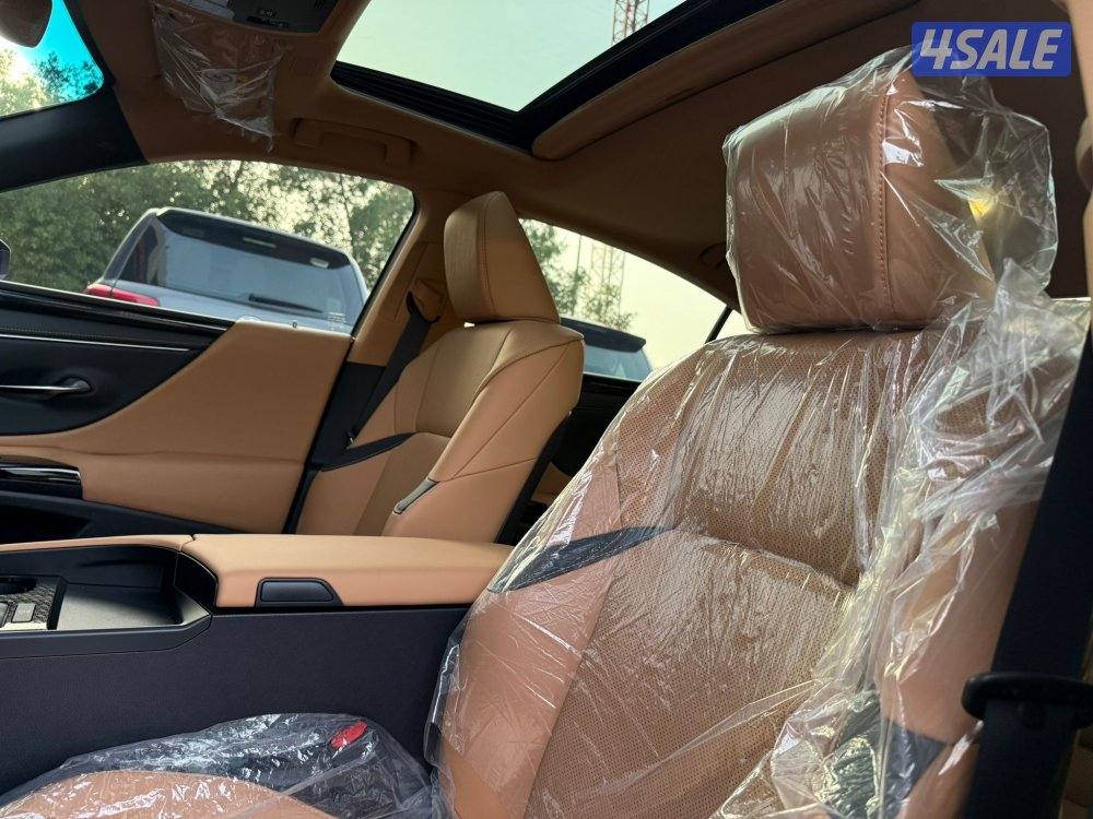 LEXUS ES350 _ 2025 شبه اصفار8