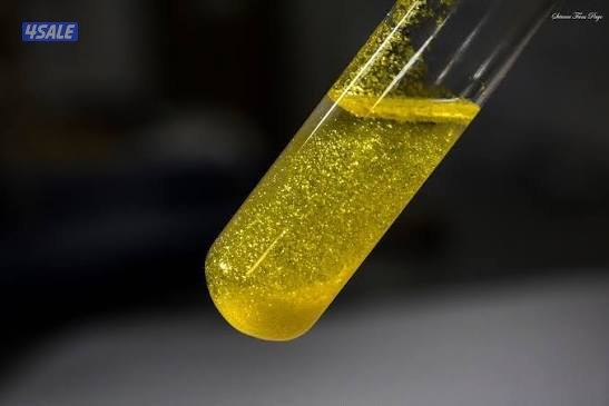 معلمة كيمياء5