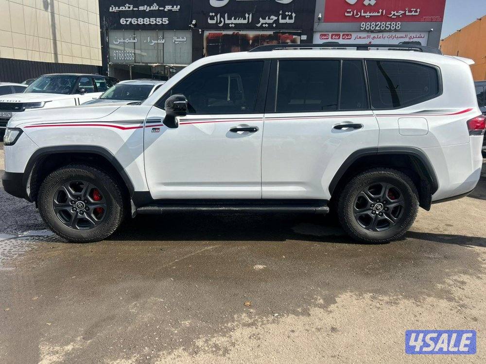 لاند كروزر GR .SPORT   twin turbo .V6 موديل 2022 ماشى 121.000 k.m2