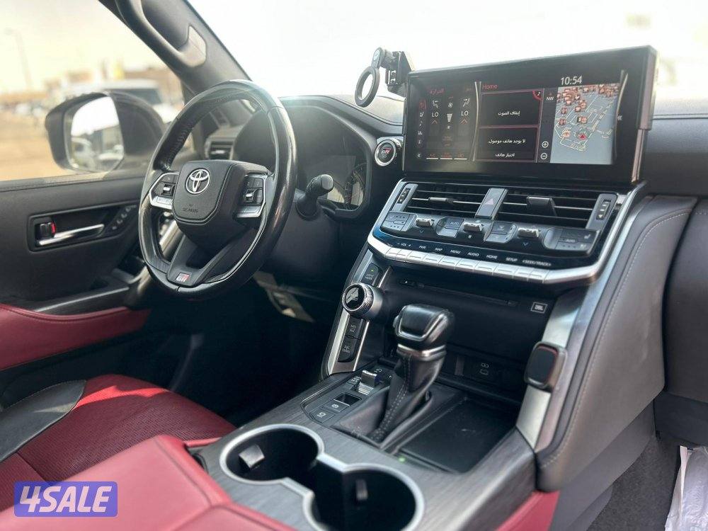 لاند كروزر GR .SPORT   twin turbo .V6 موديل 2022 ماشى 121.000 k.m7