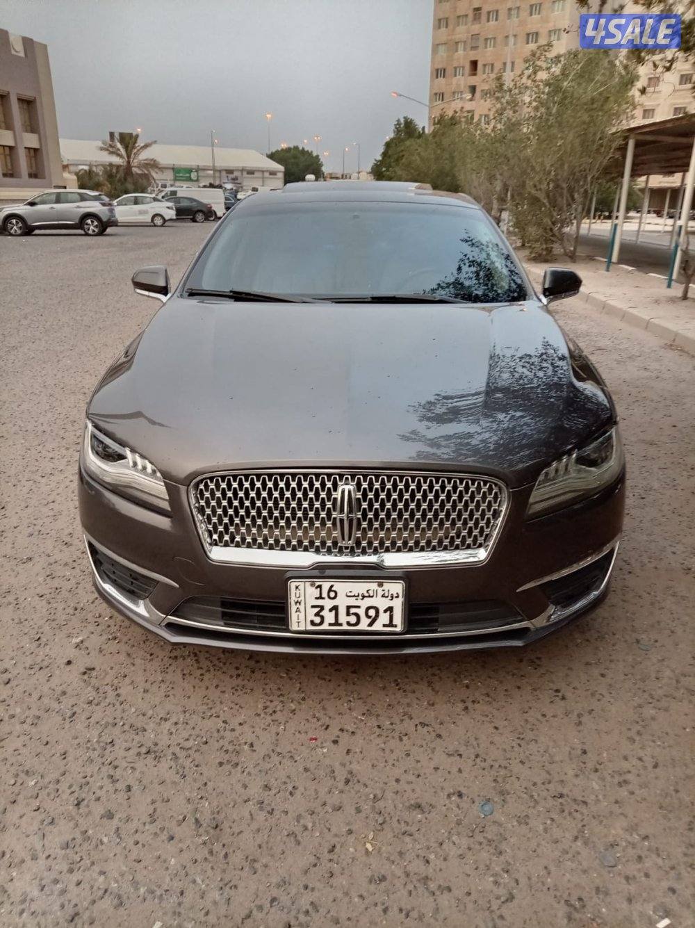 لينكولن .MKZ  سنة الصنع 2018 عداد 119 km0