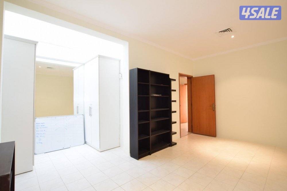 للإيجار فيلا في ابو الحصانية حديقة مع ديوانيه مع حمام سباحة2