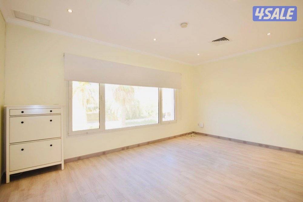 للإيجار فيلا في ابو الحصانية حديقة مع ديوانيه مع حمام سباحة3