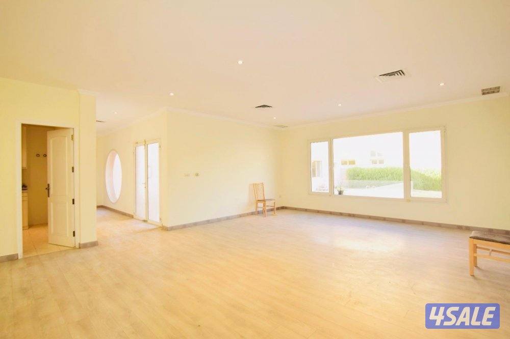 للإيجار فيلا في ابو الحصانية حديقة مع ديوانيه مع حمام سباحة6