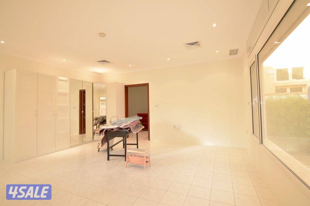 للإيجار فيلا في ابو الحصانية حديقة مع ديوانيه مع حمام سباحة7